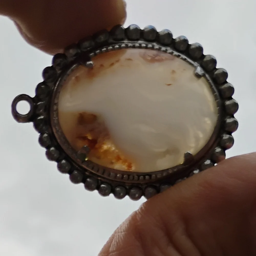 Vintage Natural Crazy Laced Agate Pendant Silver Plated Gemstone Orange White - Picture 7 of 9